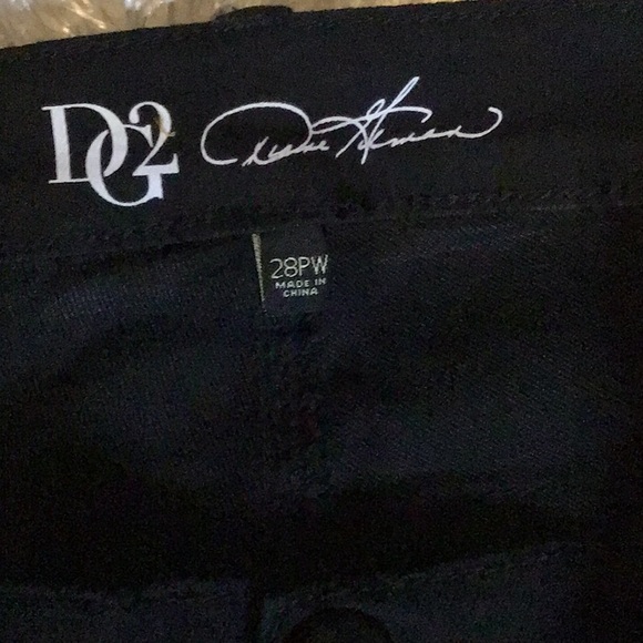 28 words DG2 women’s stretch denim capri 28WP NWT IN BLACK, plus size - Picture 4 of 12